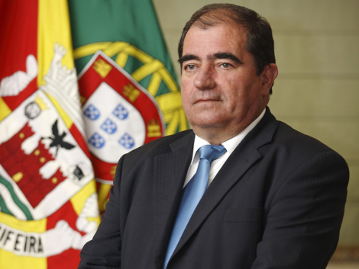 Presidente-da-Câmara-Municipal-de-Albufeira-Dr.-José-Carlos-Martins-Rolo-1200x900